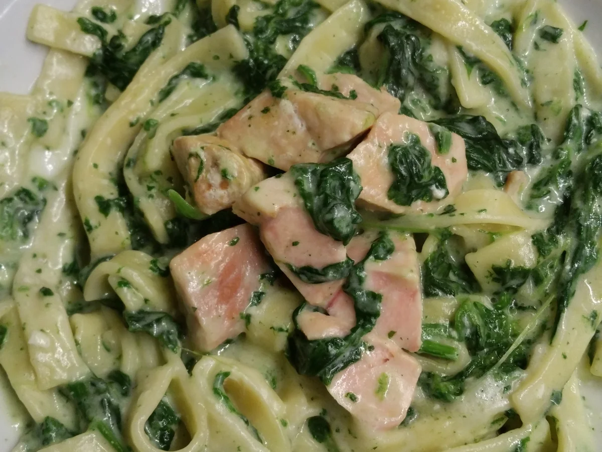 Tagliatelle ist der HAUPTAKTEUR (heute mit Lachs und Blattspinat) - Rezept - Bild Nr. 10