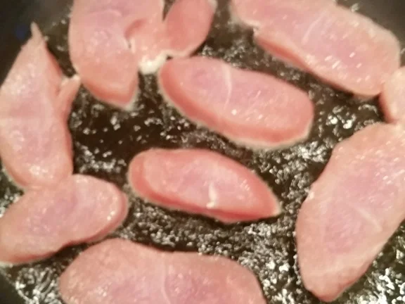 Rezept: Hähnchenbrust Medallions mit Rotkohl à la Biggi Bild Nr. 2 Hähnchenbrust Medallions mit Rotkohl à la Biggi - Rezept - Bild Nr. 2