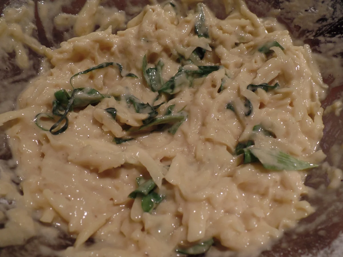 Bärlauch-Kartoffel-Puffer mit gegrilltem Zander und grünen Spargelspitzen - Rezept - Bild Nr. 5