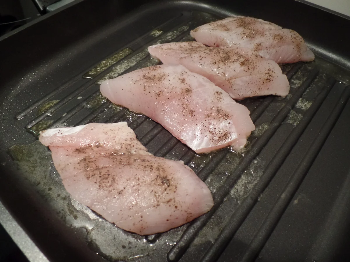 Bärlauch-Kartoffel-Puffer mit gegrilltem Zander und grünen Spargelspitzen - Rezept - Bild Nr. 9