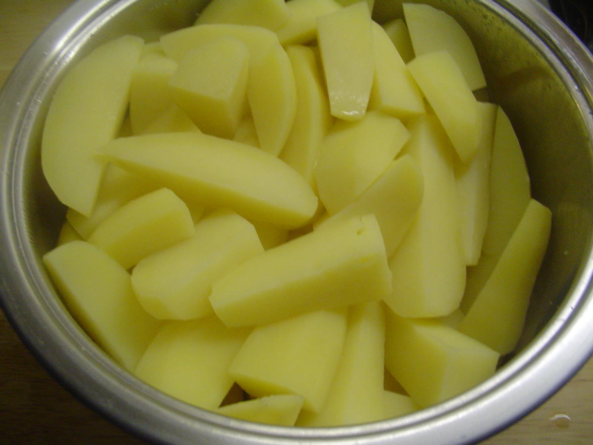 Geräuchertes Halsgrat mit Kohlgemüse und Kartoffeln - Rezept - Bild Nr. 4