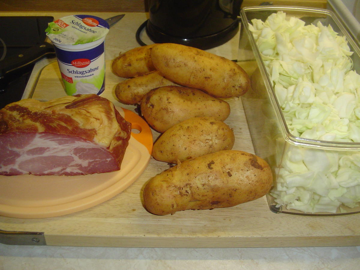Geräuchertes Halsgrat mit Kohlgemüse und Kartoffeln - Rezept - Bild Nr. 5