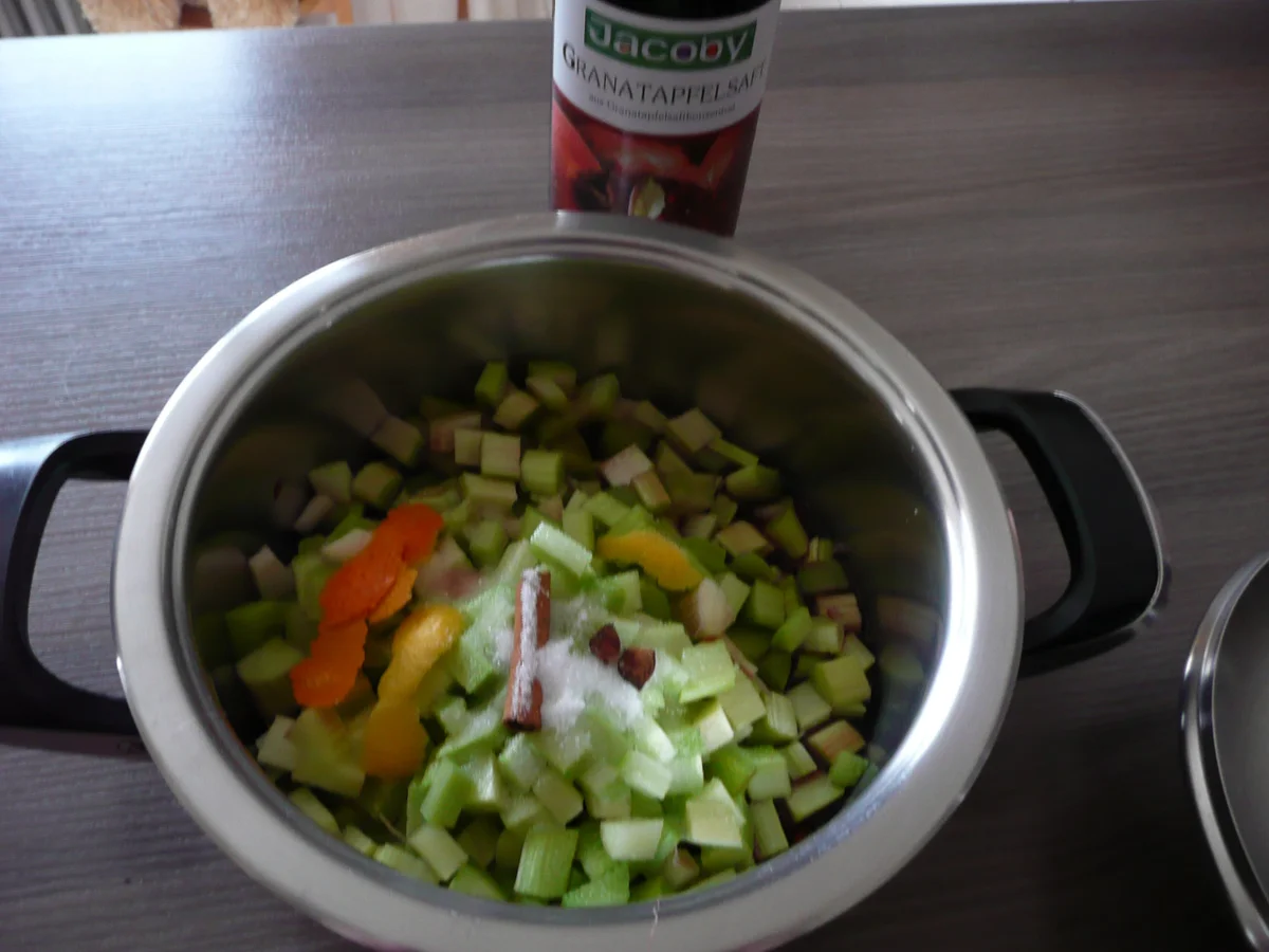 Rabarberkuchen mit Topfen + Mohn und Mandelblättchen. - Rezept - Bild Nr. 3