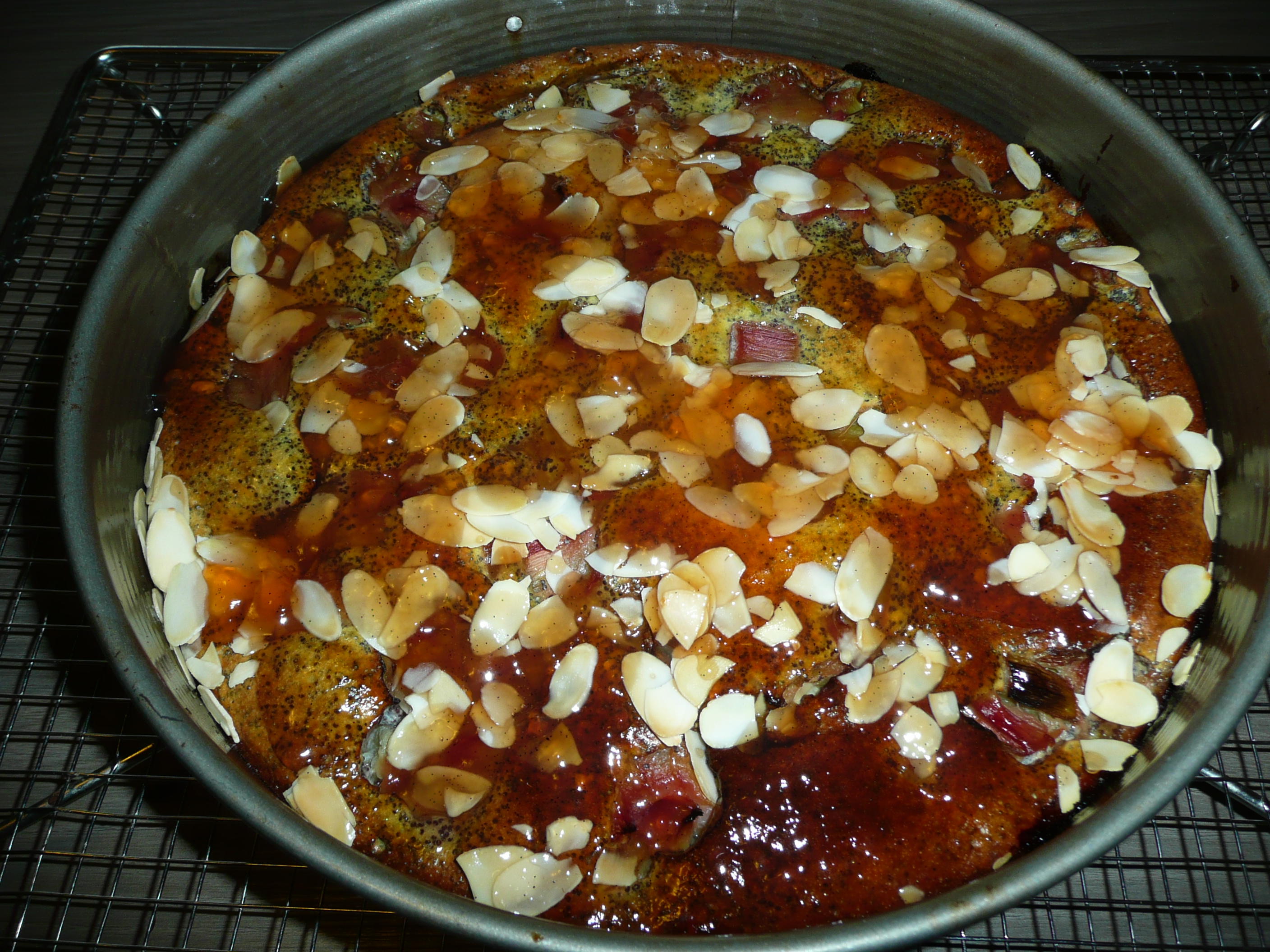Rabarberkuchen mit Topfen + Mohn und Mandelblättchen. - Rezept
Eingereicht von GINA-ANNA