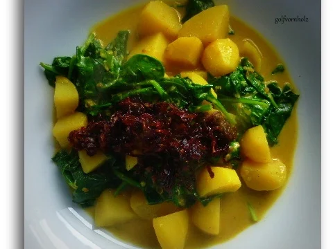 Thailändisches Kartoffelcurry mit Spinat - Rezept