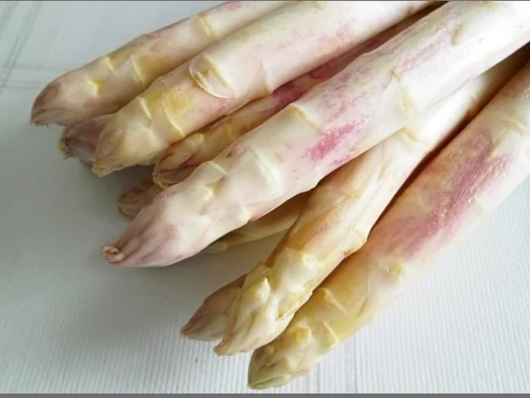 Spargeln, Kartoffel-Rosen, Prager Schinken und  Sauce Hollandaise - Rezept - Bild Nr. 8