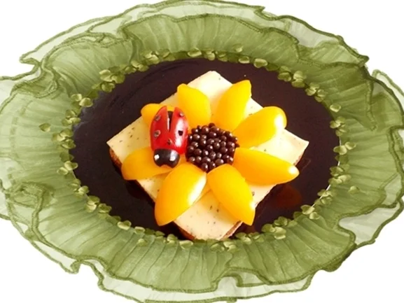 Glücksbringer –Toastbrot mit Käse, Paprika, Papayakernen und  Marienkäfer - Rezept - Bild Nr. 18