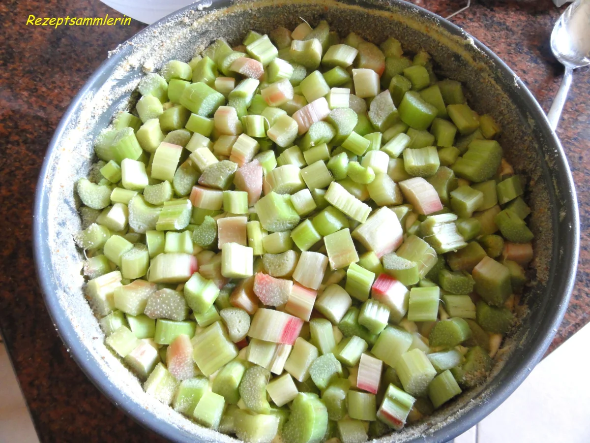 Rezept: Rhabarber-Meringe-Kuchen von Mama Bild Nr. 6 Rhabarber-Meringe-Kuchen von Mama - Rezept - Bild Nr. 6