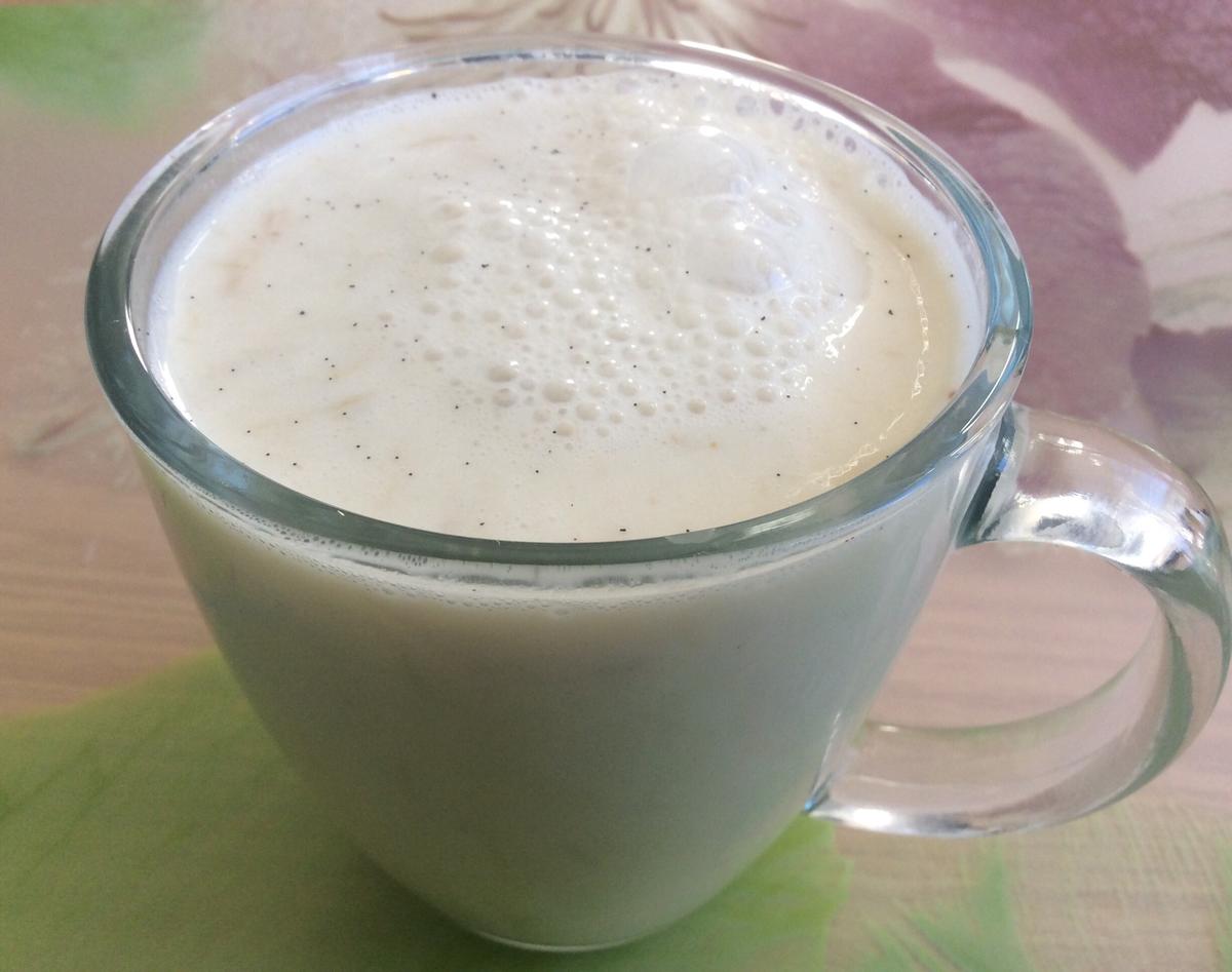 Apfel-Rhabarber-Lassi - Rezept