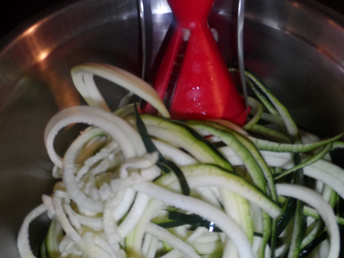 Rezept: BiNe` S ZUCCHINISPIRALEN IN GORGONZOLA - LACHSSAUCE Bild Nr. 8 BiNe` S ZUCCHINISPIRALEN IN GORGONZOLA - LACHSSAUCE - Rezept - Bild Nr. 8