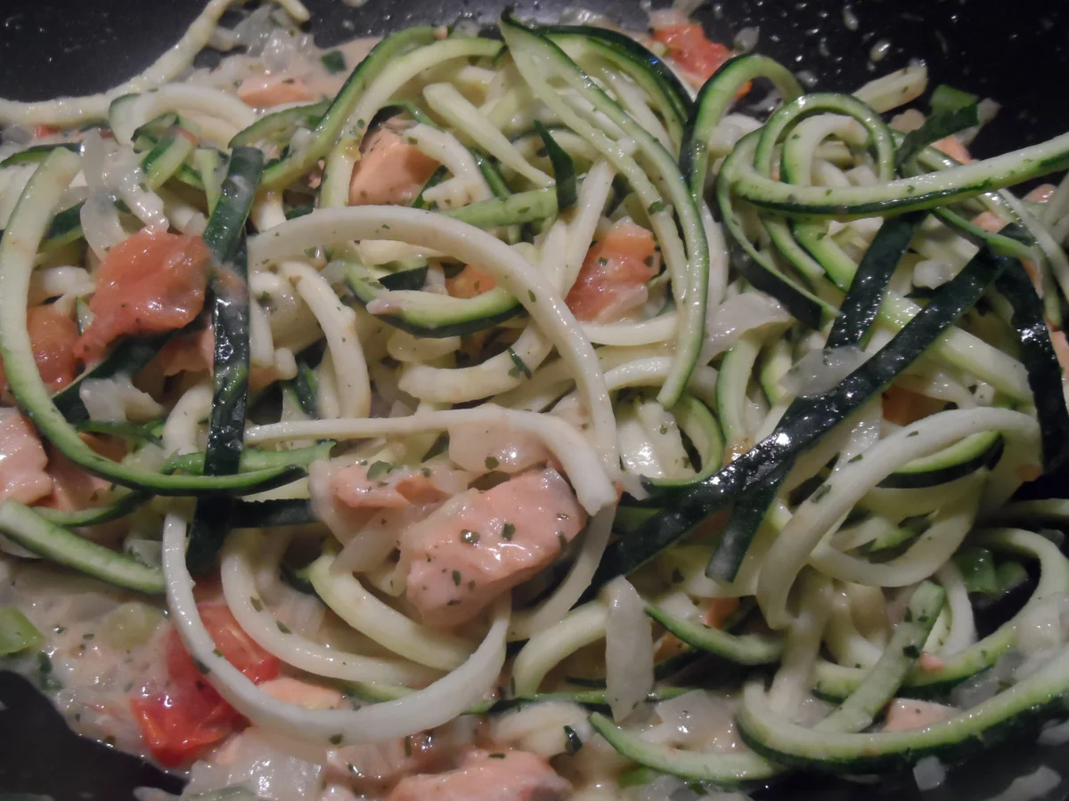 Rezept: BiNe` S ZUCCHINISPIRALEN IN GORGONZOLA - LACHSSAUCE Bild Nr. 9 BiNe` S ZUCCHINISPIRALEN IN GORGONZOLA - LACHSSAUCE - Rezept - Bild Nr. 9