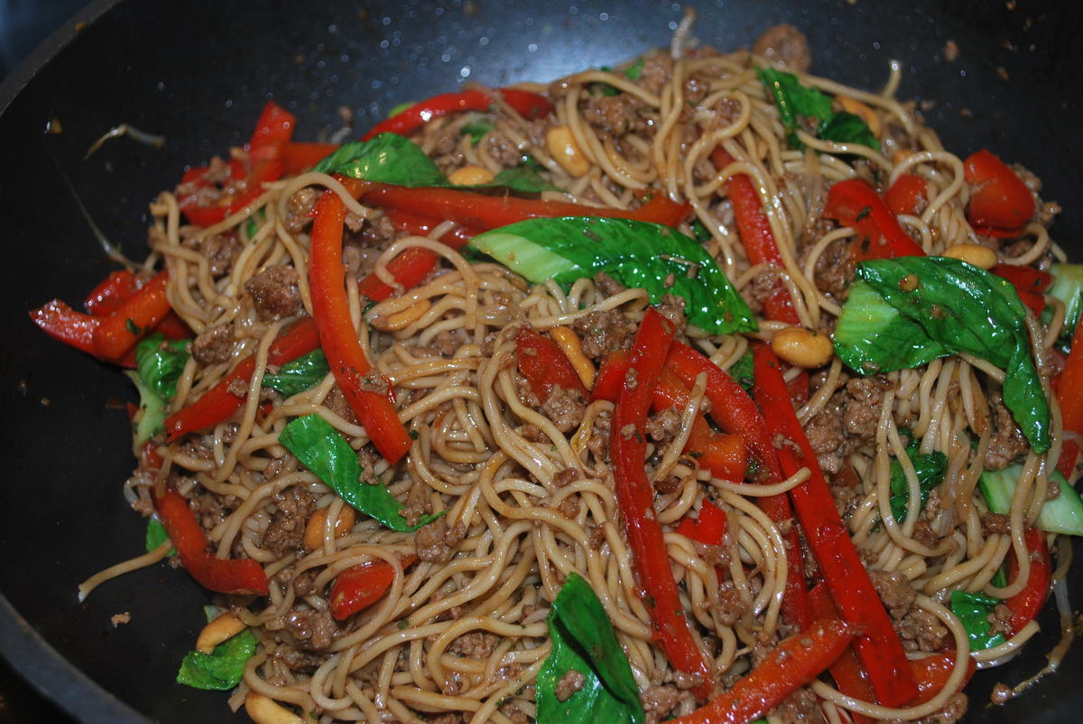 Asia-Nudel-Hackpfanne  - Rezept - Bild Nr. 2