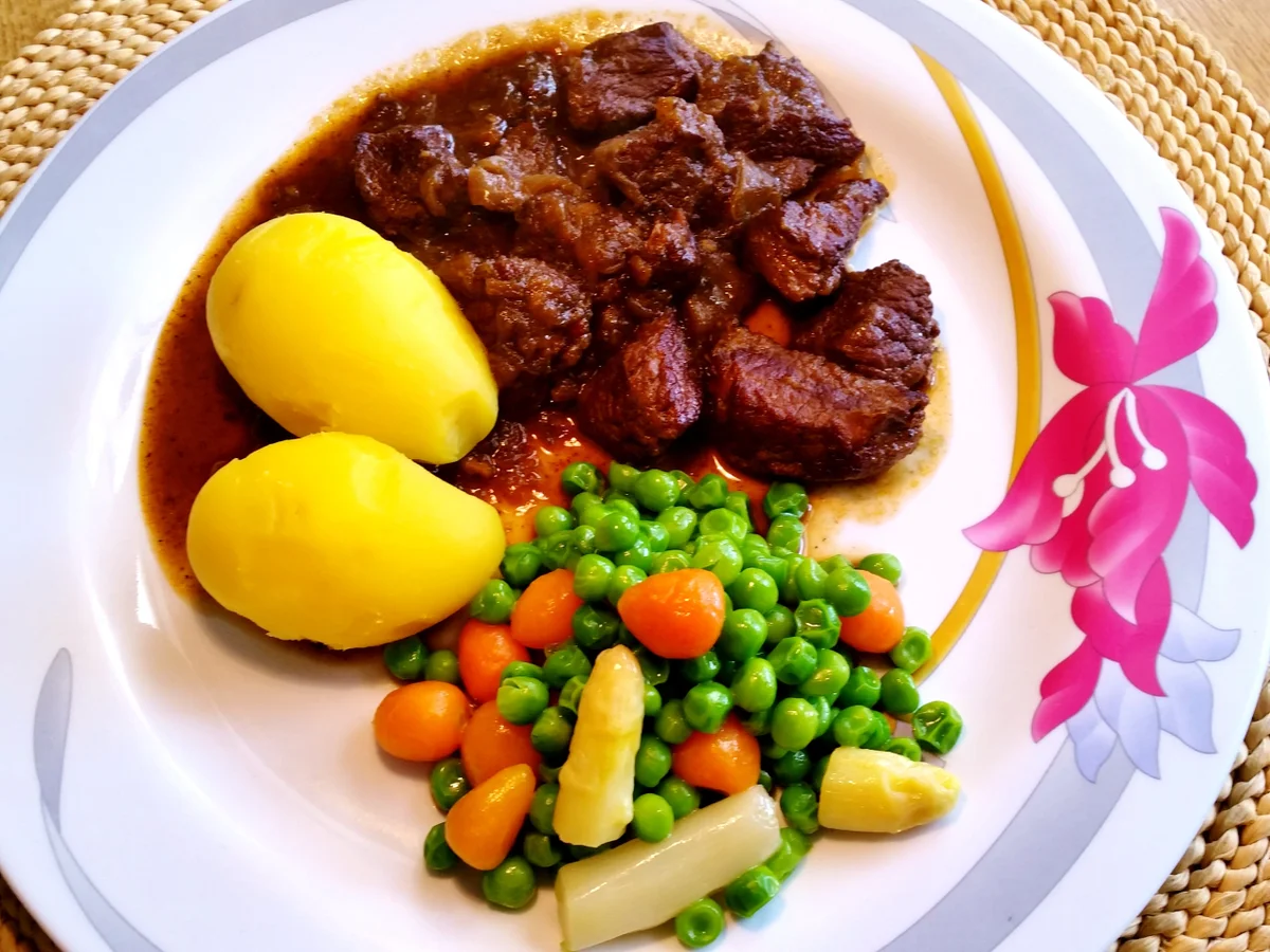 Gulasch ... - Rezept