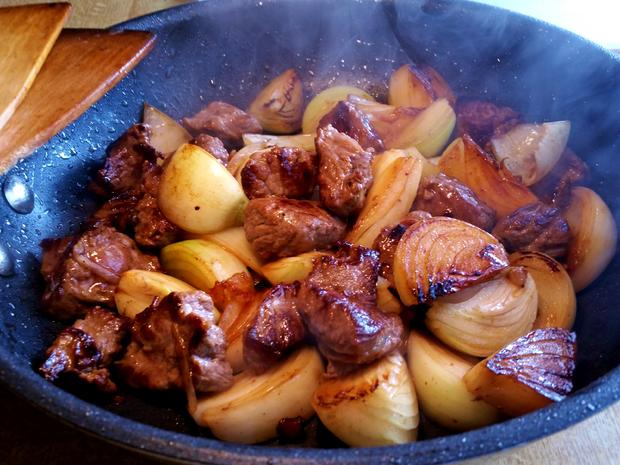 Gulasch heut einmal so, wie meine böhmische Oma ihn machte