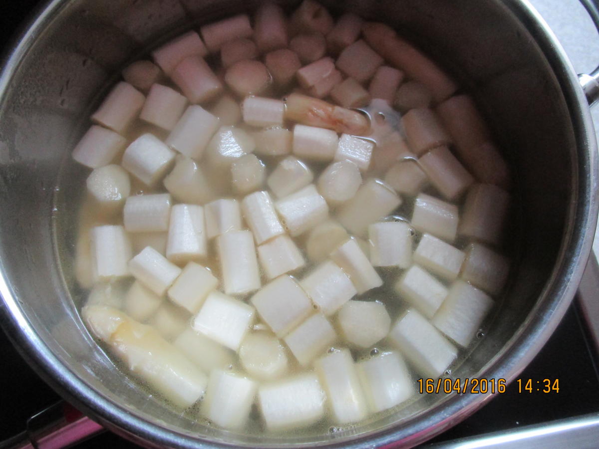Spargelcreme-Suppe mit Eierlikör - Rezept - Bild Nr. 9