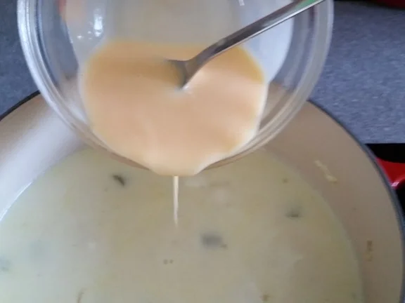 Rezept: Spargelcreme-Suppe mit Eierlikör Bild Nr. 17 Spargelcreme-Suppe mit Eierlikör - Rezept - Bild Nr. 17