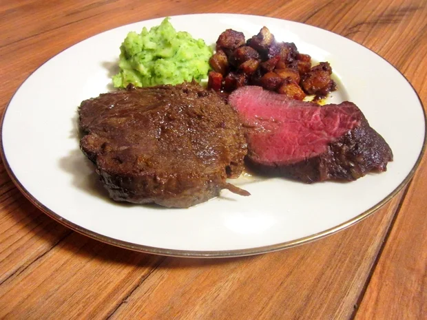 Rezept: Beest van Loog an Woertelgrönsaken un Erdappel mit Bärlauch Beest van Loog an Woertelgrönsaken un Erdappel mit Bärlauch - Rezept