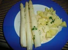 Spargel weiß mit heller Soße und Kartoffeln. - Rezept