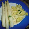 Spargel weiß mit heller Soße und Kartoffeln. - Rezept