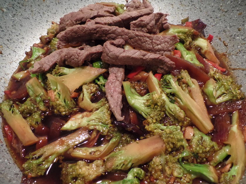 Chinapfanne mit Rind und Brokkoli - einfach - von Sheeva1960