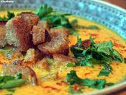 Karotten-Curry-Suppe mit Knoblauch-Zimt-Croutons - Rezept