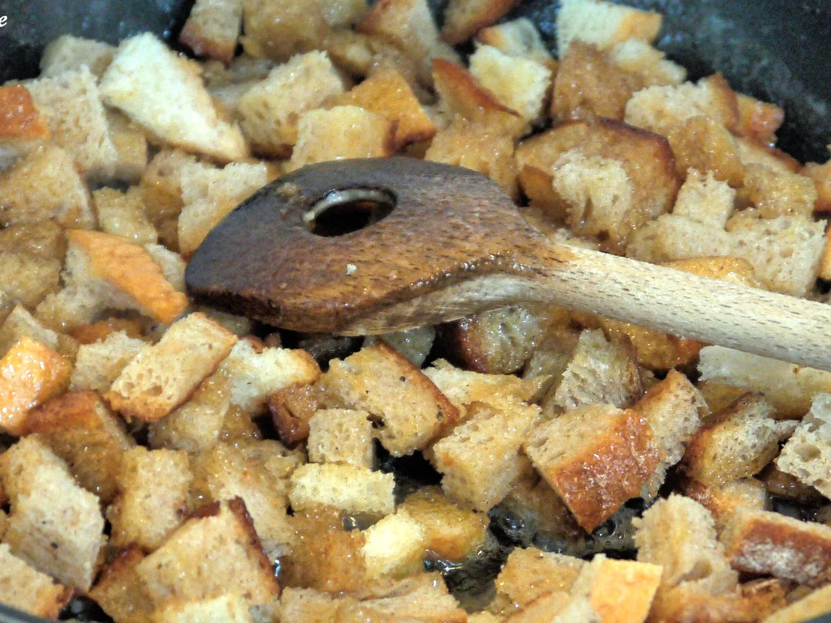 Karotten-Curry-Suppe mit Knoblauch-Zimt-Croutons - Rezept - Bild Nr. 5