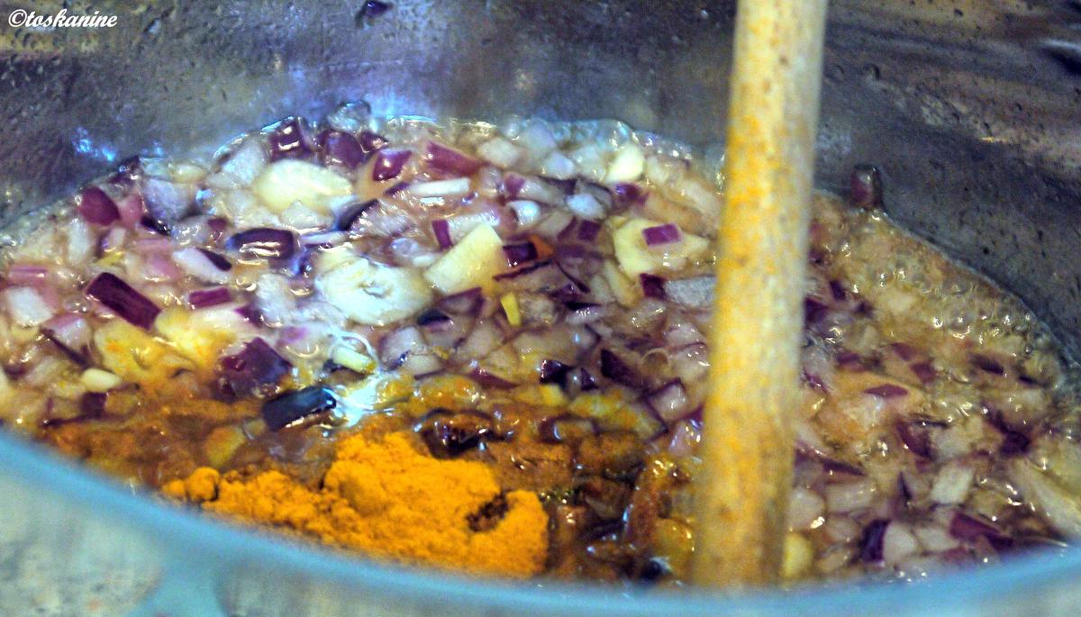 Karotten-Curry-Suppe mit Knoblauch-Zimt-Croutons - Rezept - Bild Nr. 7