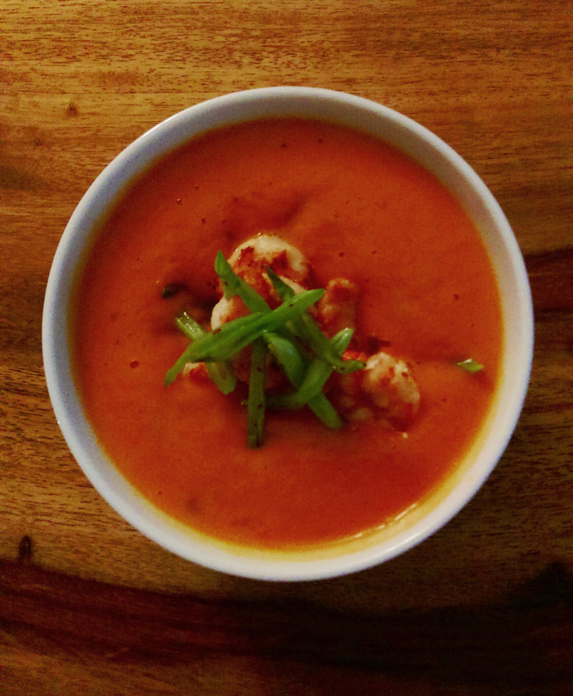 Bilder für Tomatensuppe mit Bohnen und Garnelen - Rezept