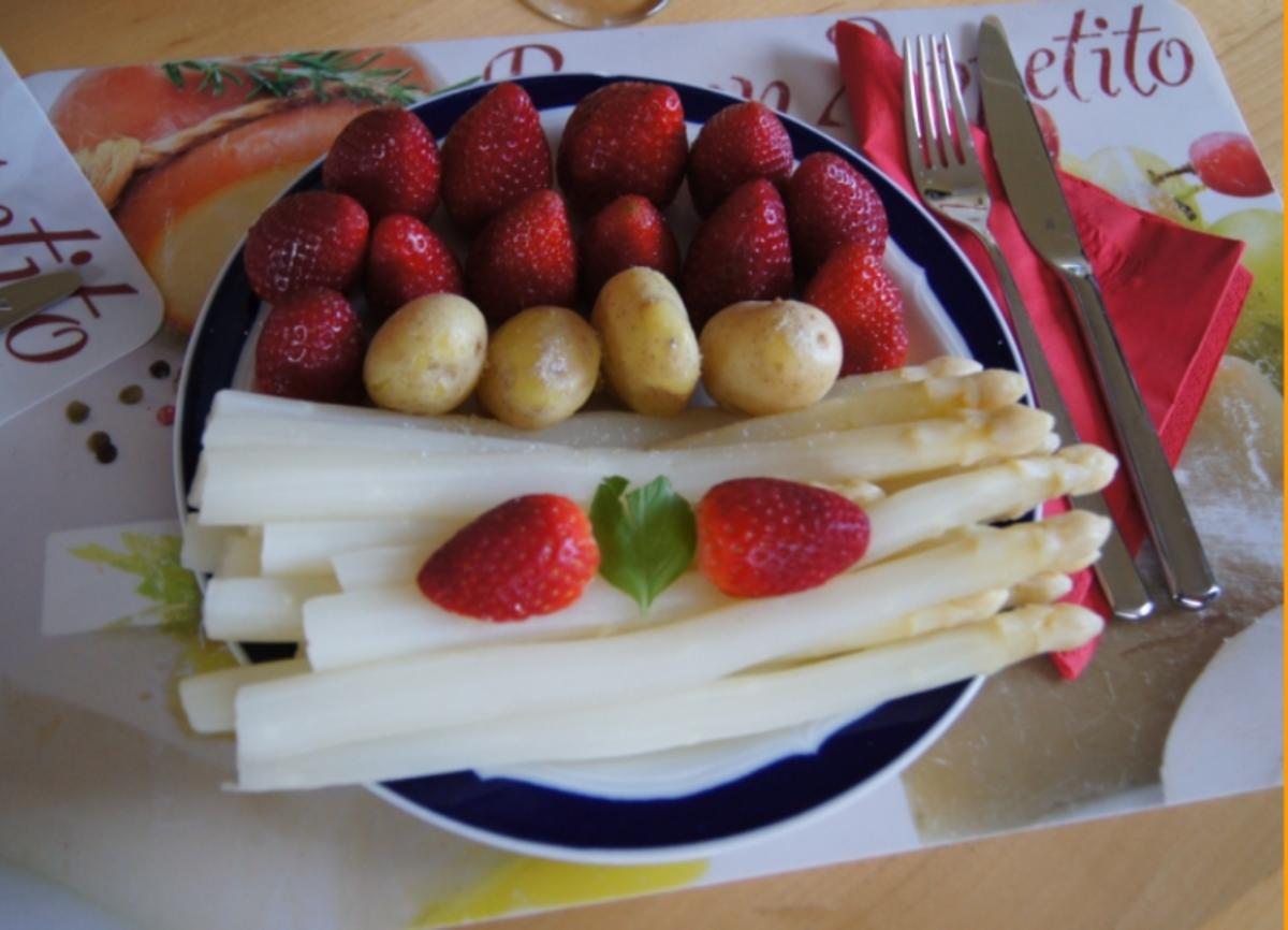 Spargel mit Erdbeeren und Frühkartoffeln - Rezept