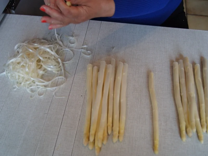 Spargel mit Erdbeeren und Frühkartoffeln - Rezept - Bild Nr. 4