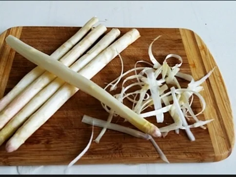 Rezept: Spargel mit Sauce Dijonnaise und Pellkartoffeln Bild Nr. 6 Spargel mit Sauce Dijonnaise und Pellkartoffeln - Rezept - Bild Nr. 6