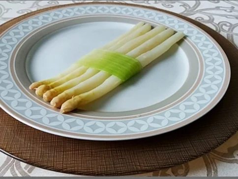 Rezept: Spargel mit Sauce Dijonnaise und Pellkartoffeln Bild Nr. 15 Spargel mit Sauce Dijonnaise und Pellkartoffeln - Rezept - Bild Nr. 15