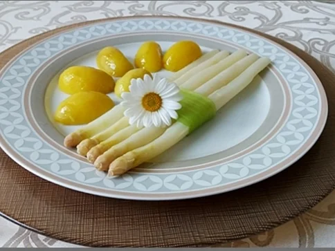 Rezept: Spargel mit Sauce Dijonnaise und Pellkartoffeln Bild Nr. 17 Spargel mit Sauce Dijonnaise und Pellkartoffeln - Rezept - Bild Nr. 17