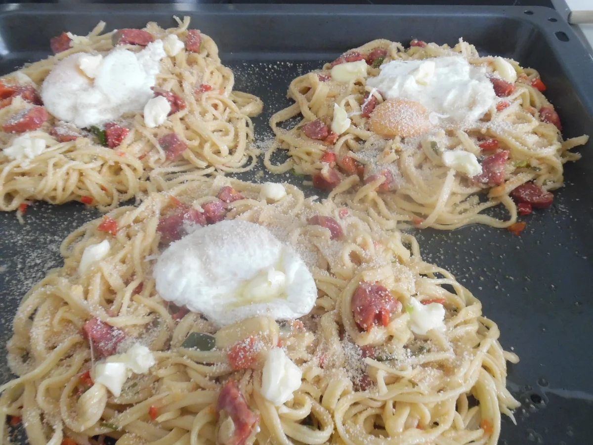 Knusprig-scharfe Nudel-Nester mit pochiertem Ei - Rezept - Bild Nr. 2