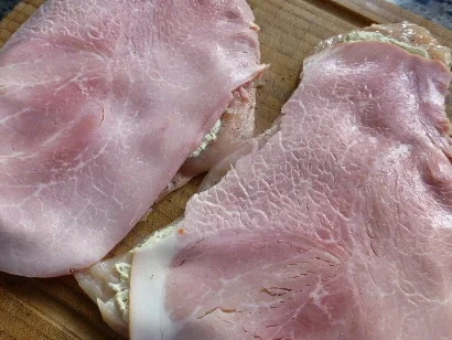 Hähnchen-Involtini mit Paprikageröstl - Rezept - Bild Nr. 3