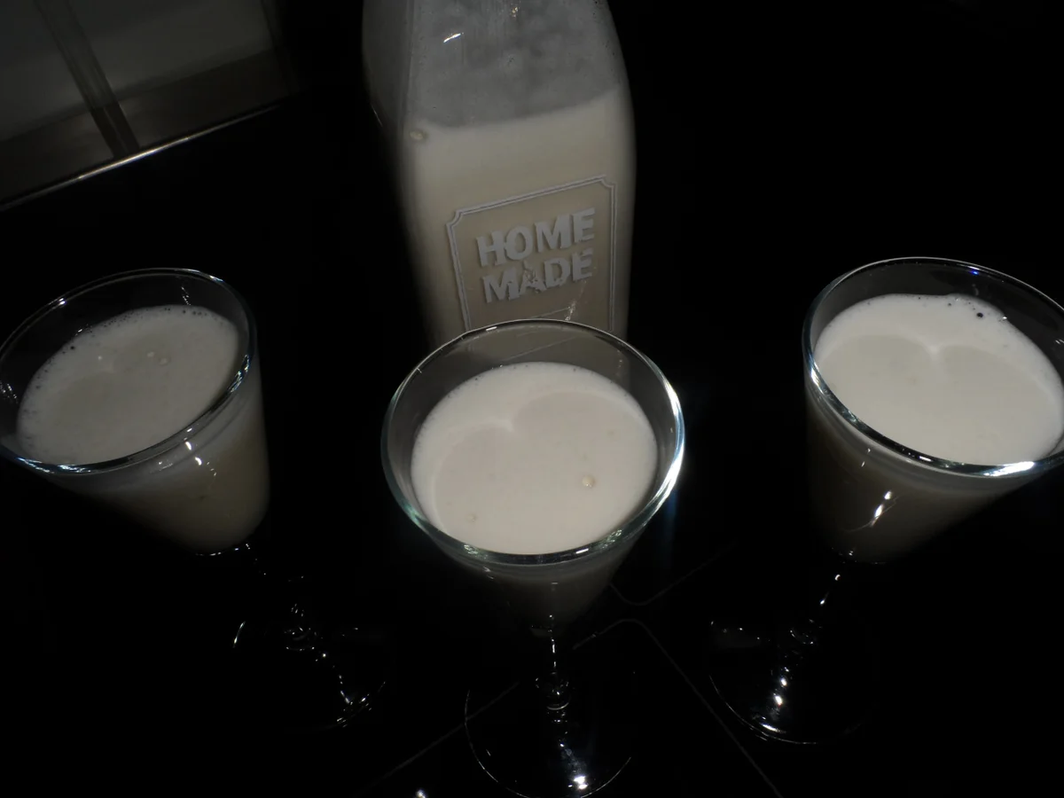 Rezept: BiNe` S BANANENLIKÖR Bild Nr. 3 BiNe` S BANANENLIKÖR - Rezept - Bild Nr. 3