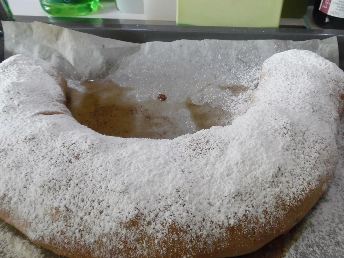 Südtiroler Apfelstrudel mit Vanillesoße - Rezept - Bild Nr. 2