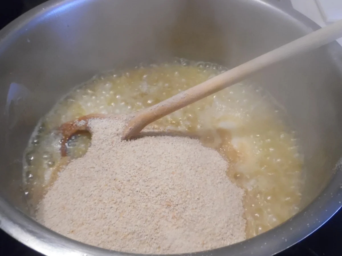 Südtiroler Apfelstrudel mit Vanillesoße - Rezept - Bild Nr. 19