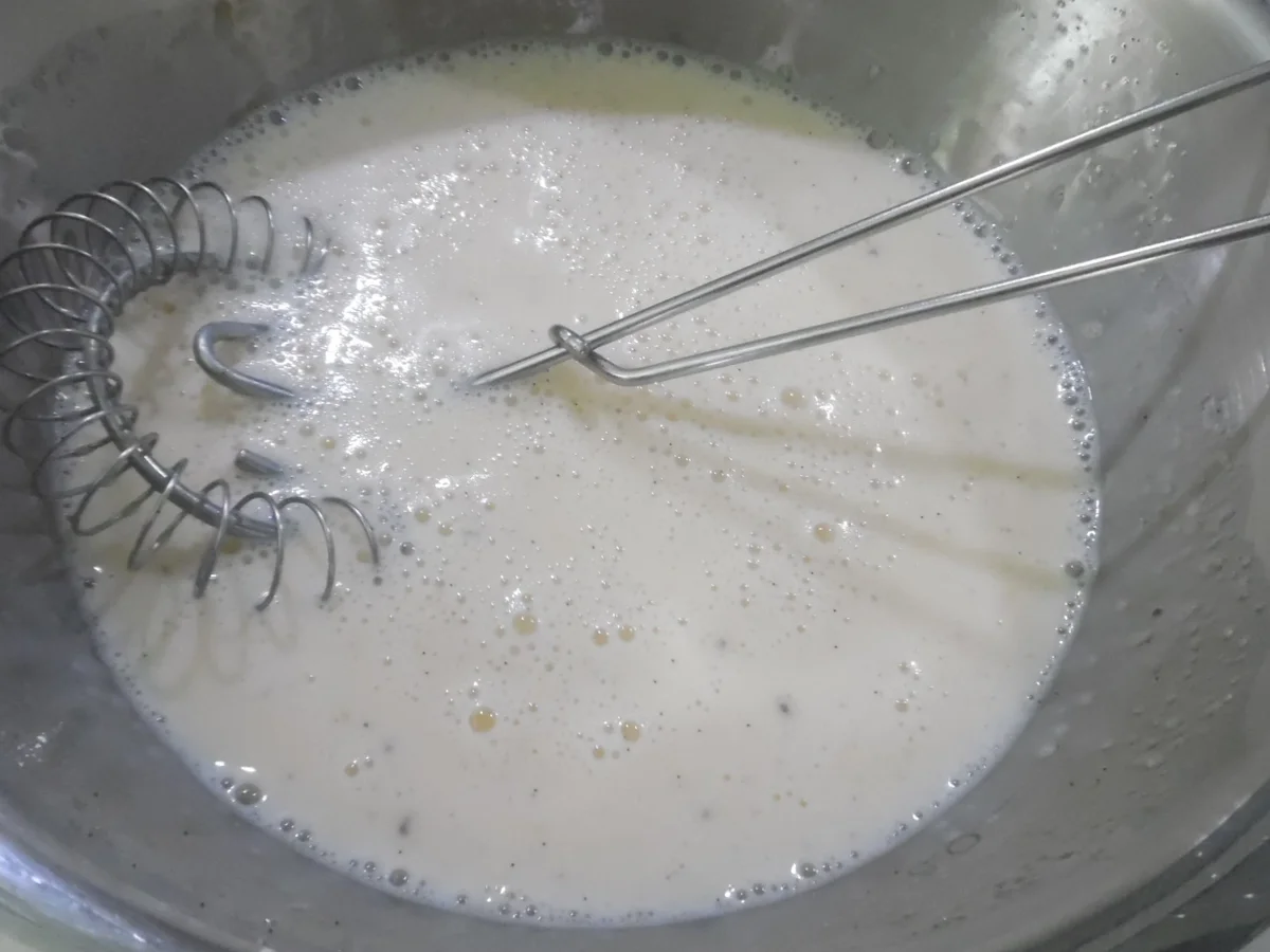 Südtiroler Apfelstrudel mit Vanillesoße - Rezept - Bild Nr. 21