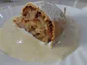Südtiroler Apfelstrudel mit Vanillesoße - Rezept - Bild Nr. 25