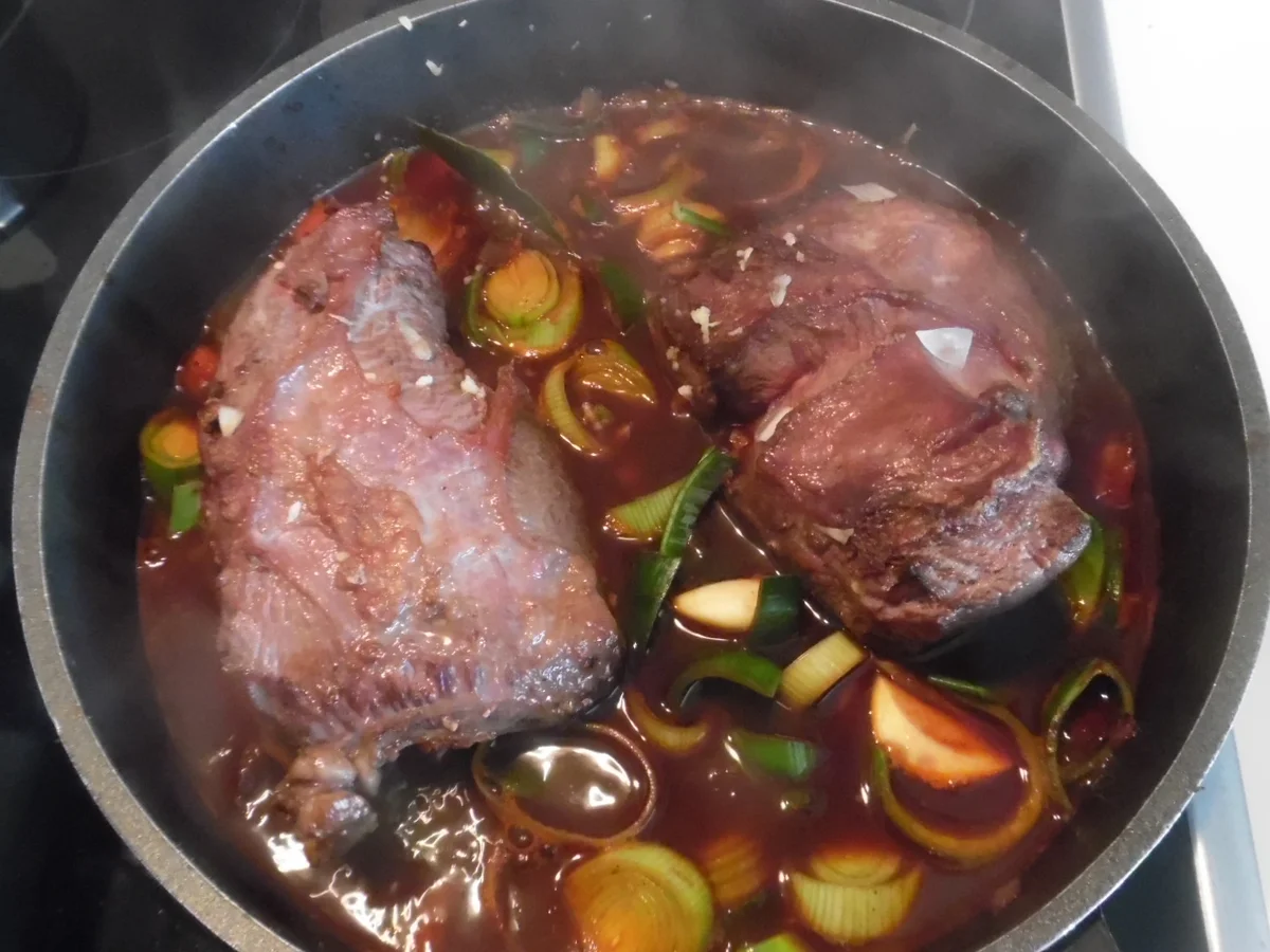 Rezept: Ochsenbäckchen mit Rotweinsoße Bild Nr. 3 Ochsenbäckchen mit Rotweinsoße - Rezept - Bild Nr. 3