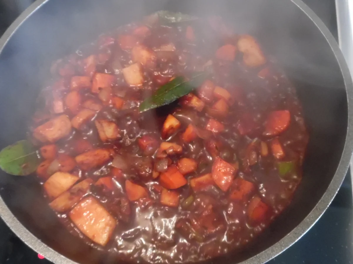 Rezept: Ochsenbäckchen mit Rotweinsoße Bild Nr. 4 Ochsenbäckchen mit Rotweinsoße - Rezept - Bild Nr. 4