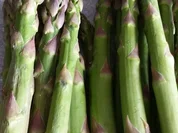 Spargelcremesuppe vom grünen Spargel und Eierlikör - Rezept