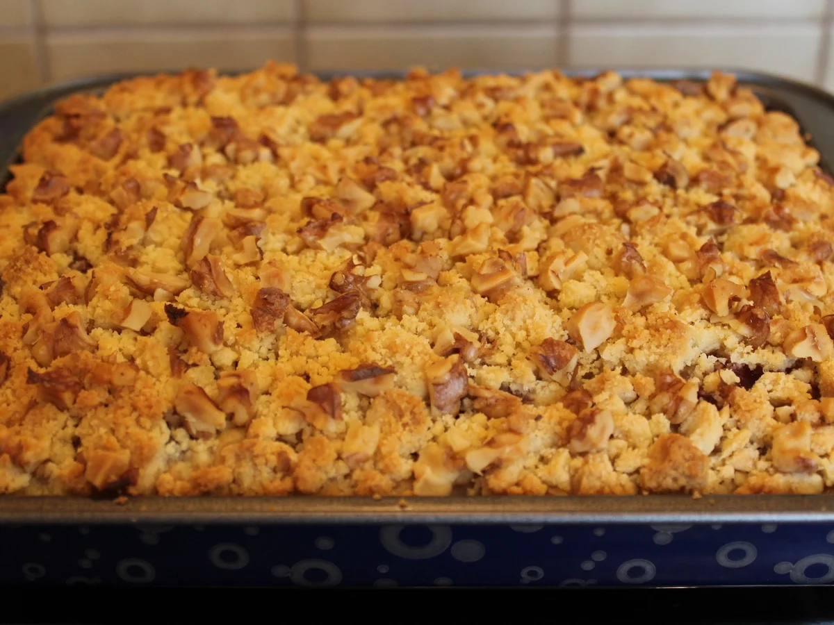 Rezept: Waldheidelbeeren-Birnenkuchen mit Streuseln Bild Nr. 2 Waldheidelbeeren-Birnenkuchen mit Streuseln - Rezept - Bild Nr. 2