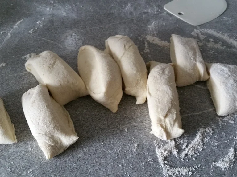 Rezept: Klumpenbrot oder auch anders genannt "Burger Brötchen" Bild Nr. 2 Klumpenbrot oder auch anders genannt "Burger Brötchen" - Rezept - Bild Nr. 2