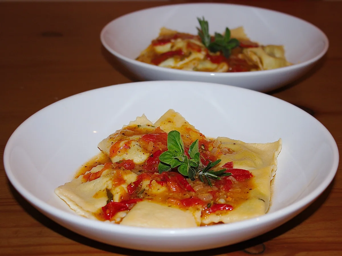 Dinkel-Ravioli mit Spinat-Ricottafüllung - Rezept