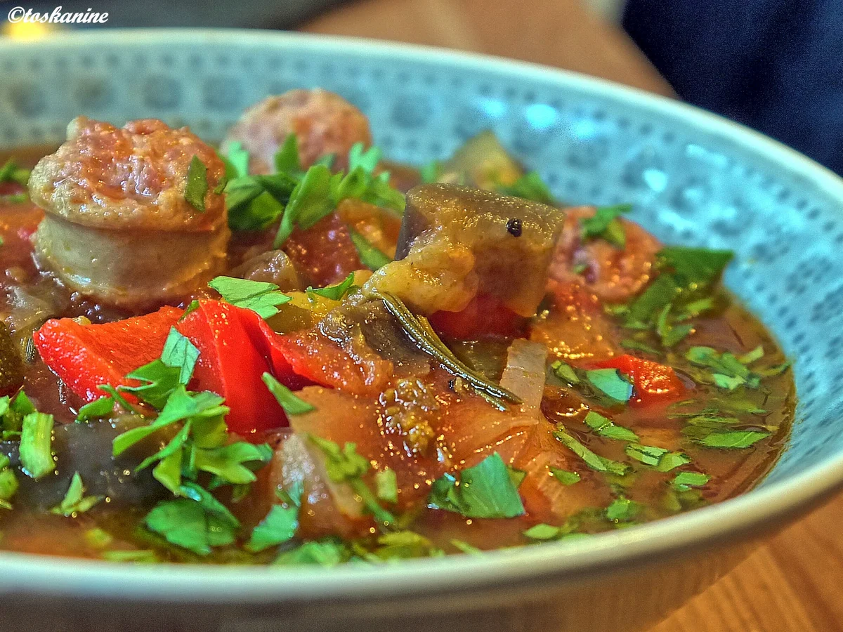 Ratatouille mit Fenchelbratwurst - Rezept