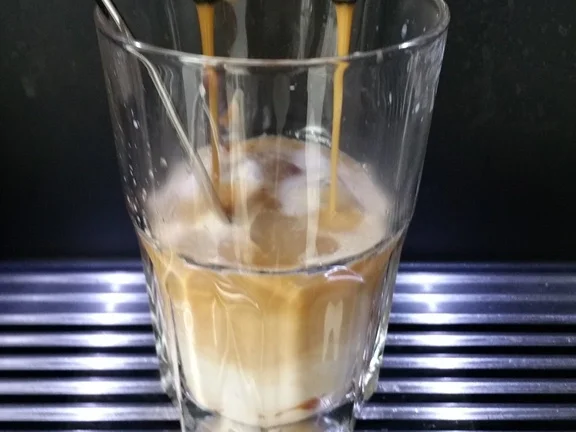 Rezept: Eierlikör u. Espresso Long Drink Bild Nr. 8 Eierlikör u. Espresso Long Drink - Rezept - Bild Nr. 8