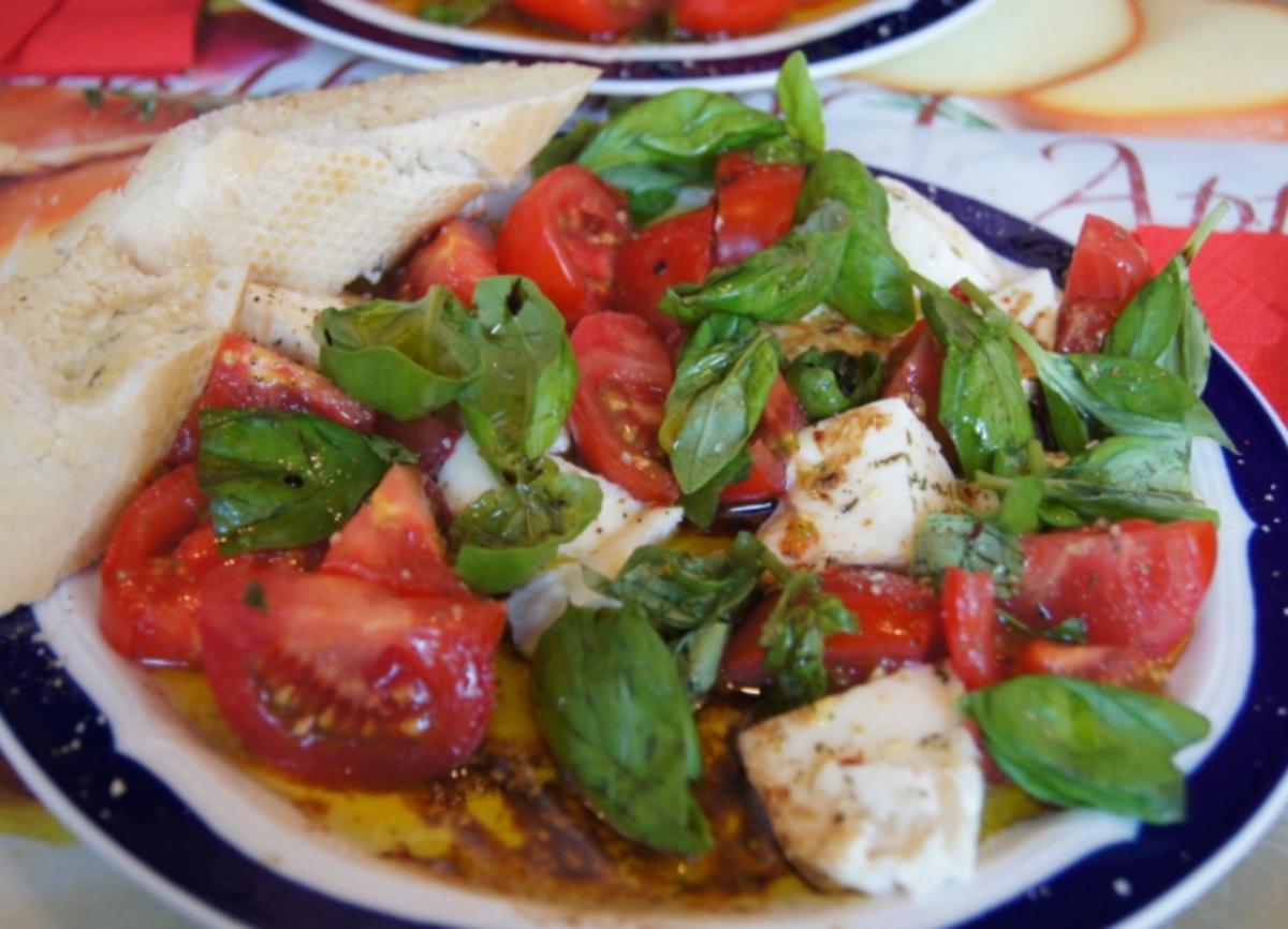 Tomaten mit Basilikum, Mozzarella und Snagnette - Rezept
