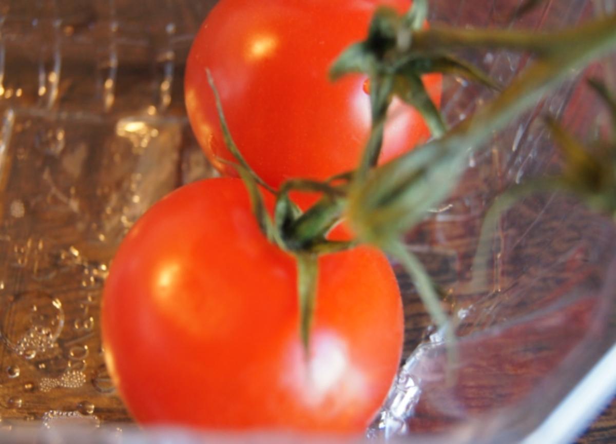 Tomaten mit Basilikum, Mozzarella und Snagnette - Rezept - Bild Nr. 2